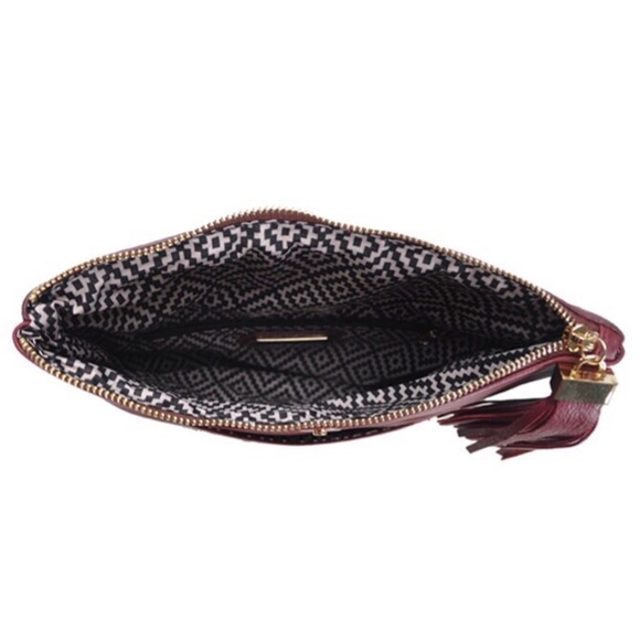 🏷 SALE - Woven Wine Clutch Crossbody - Picture 2 of 6